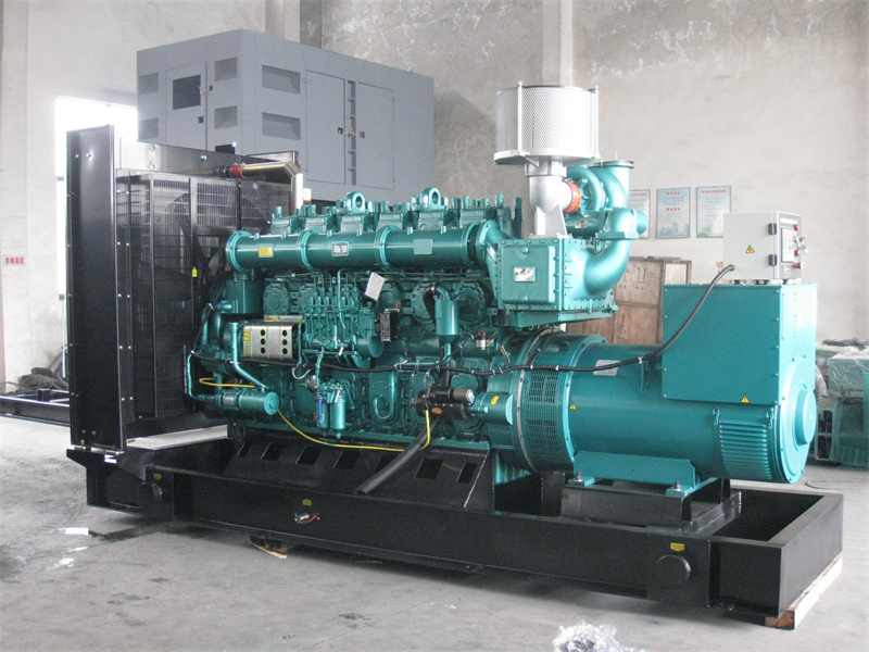 无为200KW 柴油发电机的油耗是多少？